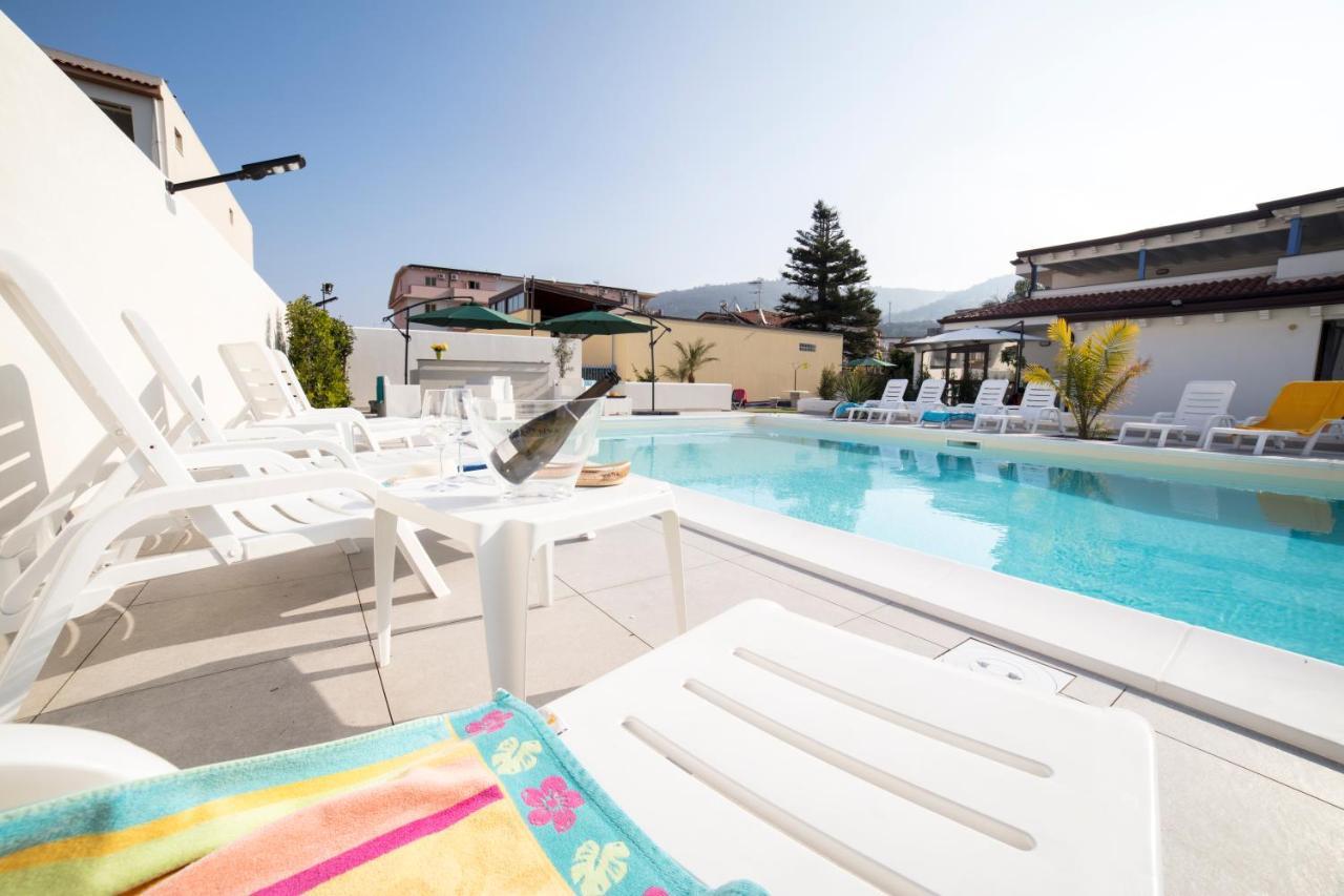 Villa Concettina Capo dʼOrlando Exterior foto